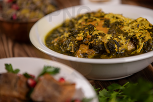 تصویر باکیفیت خورشت گیلانی سیر قلیه